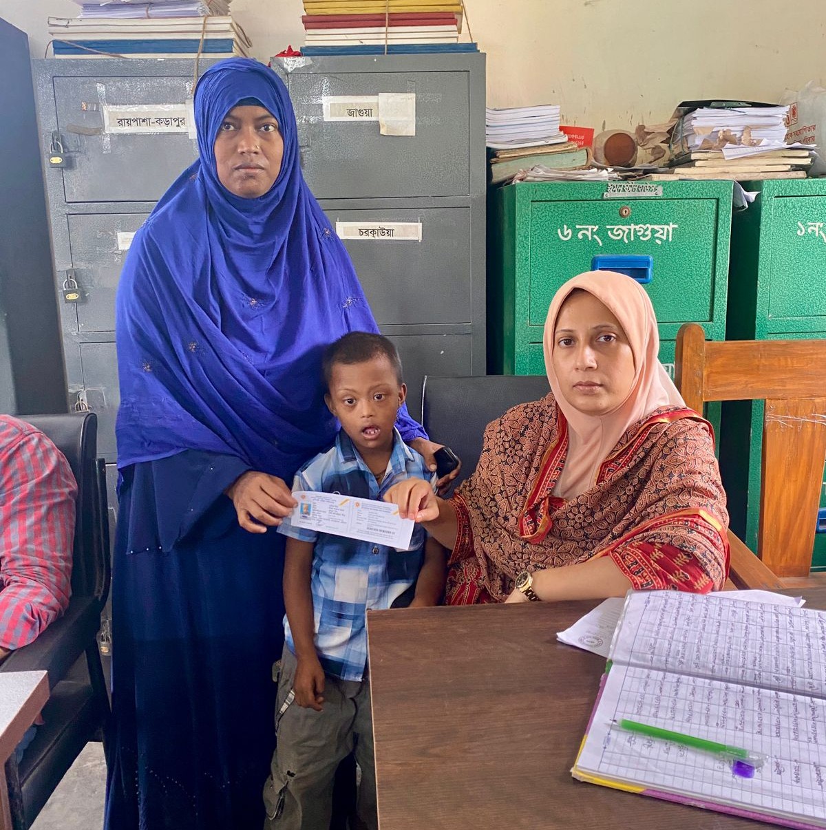 জ্ঞানের আলোয় উদ্ভাসিত এক মৎস্যজীবী নারী: লিজা আক্তার ময়না